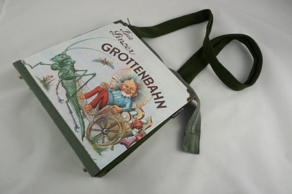 Tasche aus dem Buch "Die Linzer Grottenbahn"