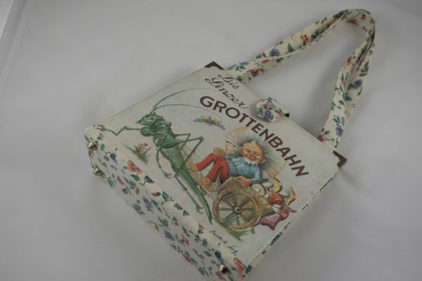 Tasche aus dem Buch "Die Linzer Grottenbahn"
