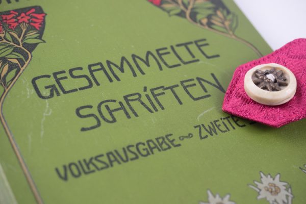 Clutch aus einem Sammelband von Ludwig Ganghofer