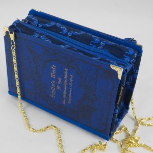 Tasche aus einem Schiller-Band in blitzblau kombiniert mit einer dazupassenden Krawatte