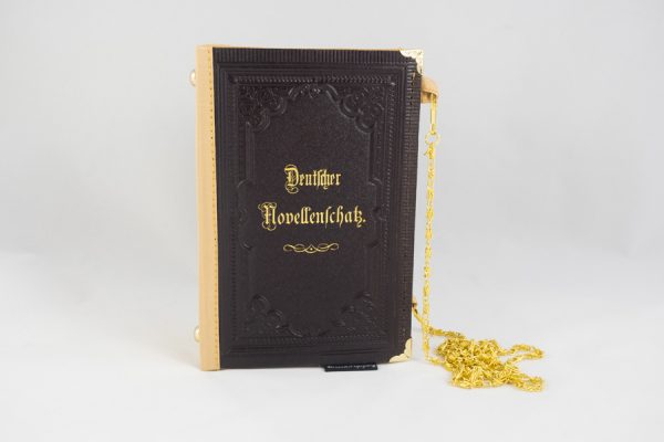 Tasche aus einem alten Buch "Deutscher Novellenschatz"
