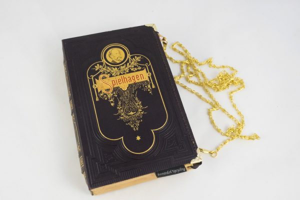 Tasche oder Clutch aus einem alten Buch von Spielhagen