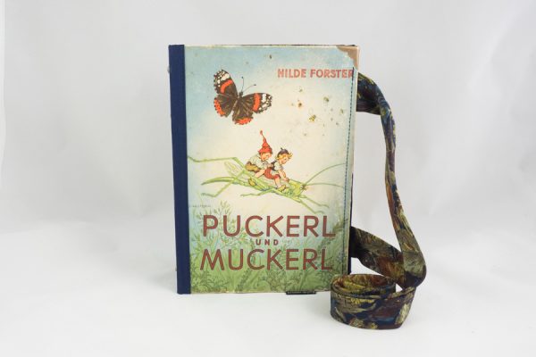 Tasche aus einem alten Kinderbuch "Puckerl und Muckerl"