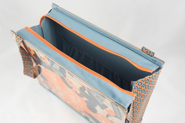 Tasche aus einem Notenheft Tanztee und Tonfilm für die Jugend, hellblau/orangen, kombiniert mit einer gleichfarbigen Krawatte