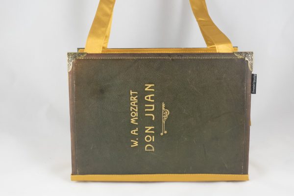 Taschen aus einem Notenbuch von Mozarts "Don Juan"