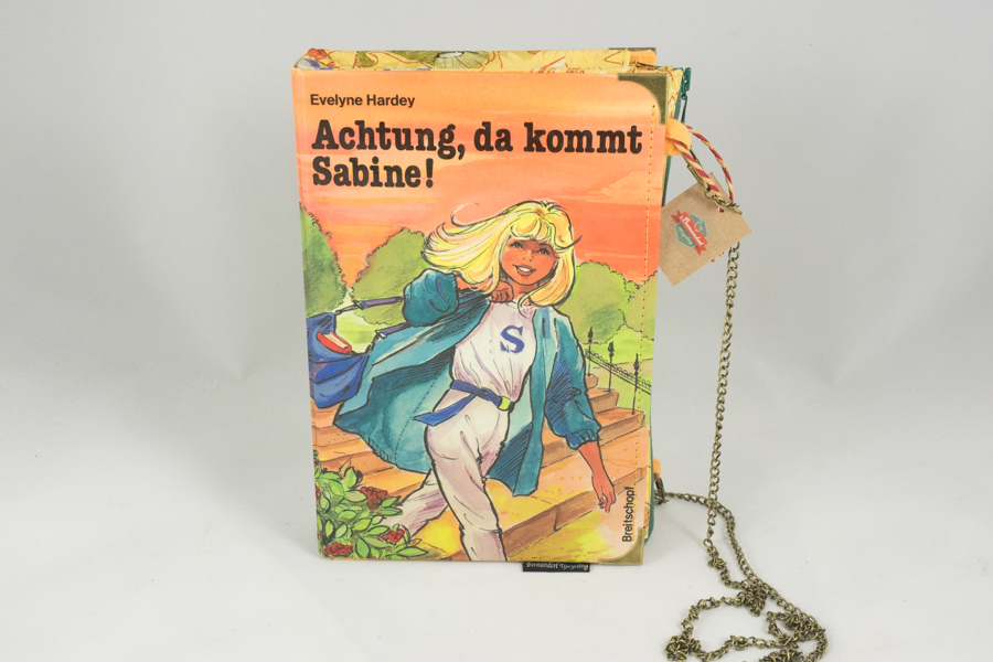 Tasche aus einem Jugendbuch "Achtung, da kommt Sabine!"