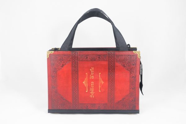 Tasche aus einem Sammelband von Schiller in rot kombiniert mit schwarzem Stoff