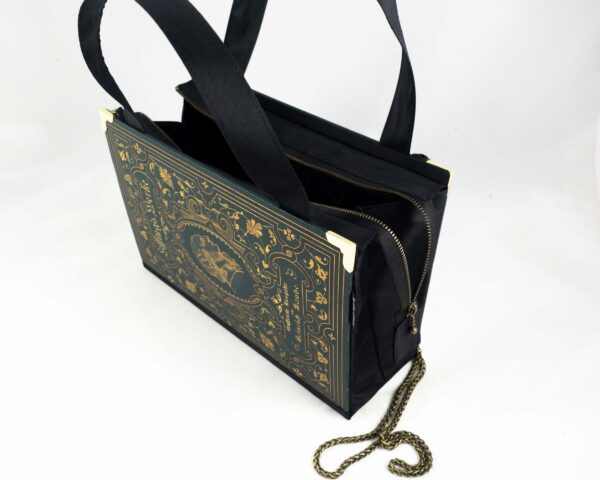 Tasche aus einem Prachtband von Lessings Werken in dunkelgrün mit gold/schwarzen Ornamenten und Prägungen kombiniert mit schwarzem Stoff