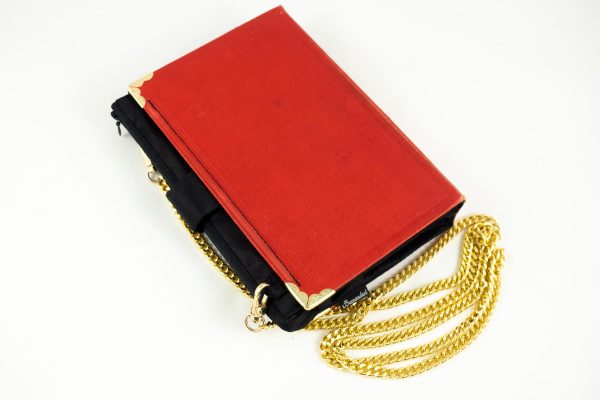 Tasche/Clutch aus einem antiken Buch "Geschwister" in rot mit vielen Goldverzierungen kombiniert mit schwarzem Stoff