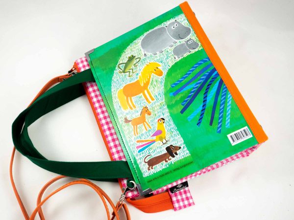 Tasche aus einem Kinderbuchklassiker "Das kleine Ich bin Ich" kombiniert mit rosa kariertem Stoff, grünen und orangenen Stoffkombinationen