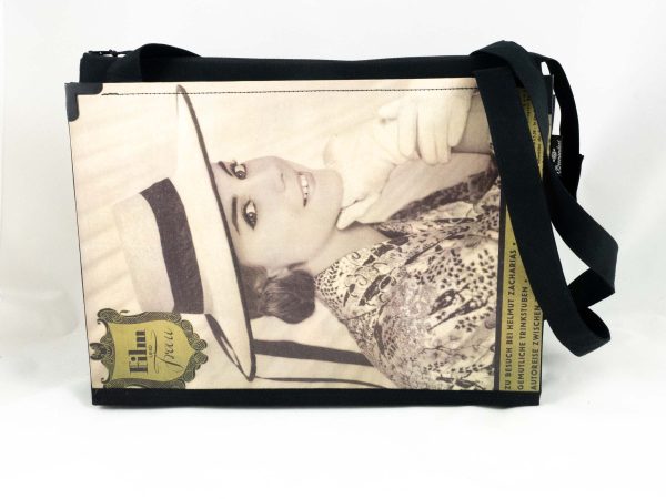 Große Tasche aus einem "Film & Frau" Magazin der 50er Jahre in schwarz/weiß/gold kombiniert mit schwarzem Stoff