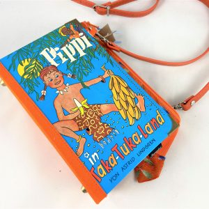 Tasche aus einem Pippi Langstrumpf Buch aus den 70ern "Pippi im Taka-Tuka-Land" kombiniert mit einer orange gemusterten Krawatte