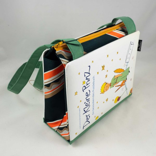 Tasche aus einem Kinder-Puzzlebuch von Der kleine Prinz kombiniert mit einer Krawatte und langen Henkeln