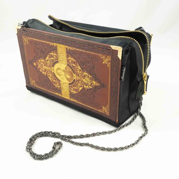 Tasche aus einem Buch von Grillparzer in braun mit schönen Gold/schwarzen Prägungen und Ornamenten am Cover, Grillparzer-Kopf, kombiniert mit schwarzem Satinstoff