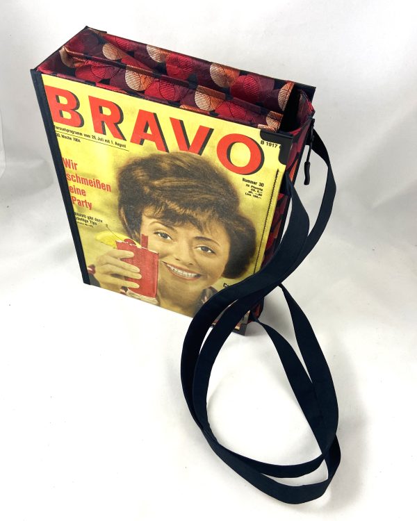 Tasche aus einem alten BRAVO Magazin aus 1964 mit Caterina Valente am Cover