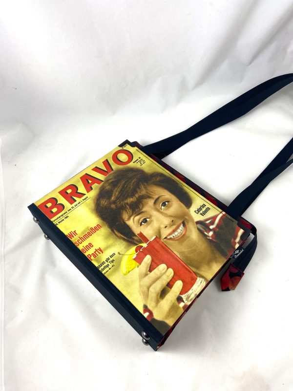 Tasche aus einem alten BRAVO Magazin aus 1964 mit Caterina Valente am Cover